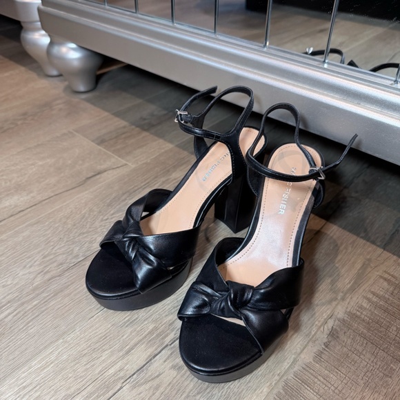 Marc Fisher Black Platform Block Heel Sandals – Size 7.5M - Picture 7 of 7